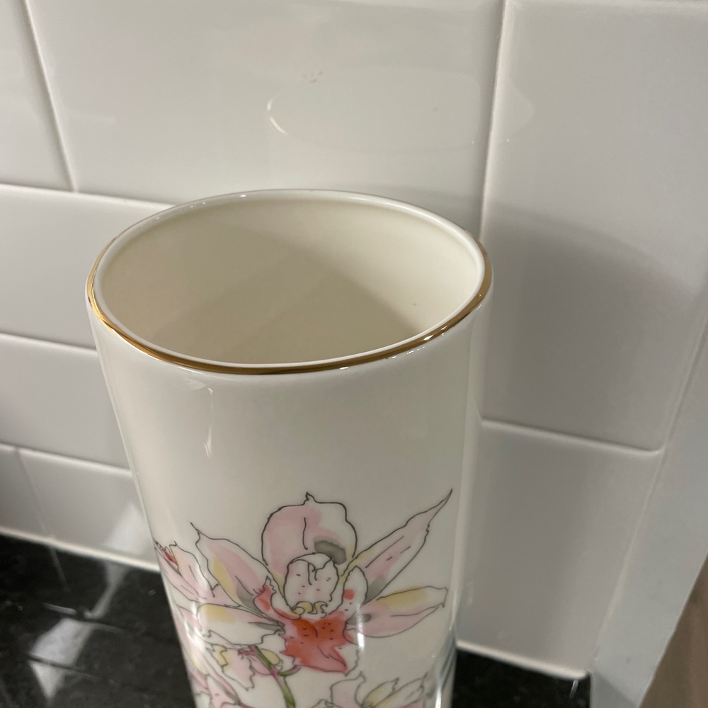 Japanese Floral Vase - Picture 3 of 4